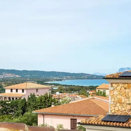Lejlighed Two Flat With Stunning Terrace Near Budoni Tanaunella