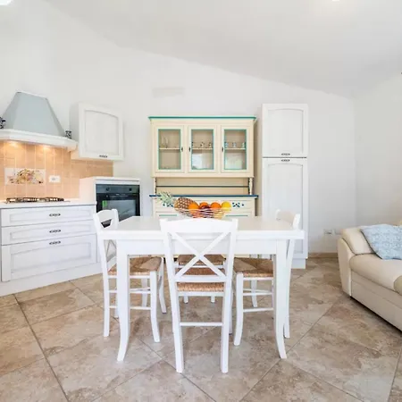 Lejlighed Two Flat With Stunning Terrace Near Budoni Tanaunella