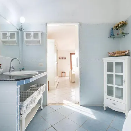 Lejlighed Two Flat With Stunning Terrace Near Budoni