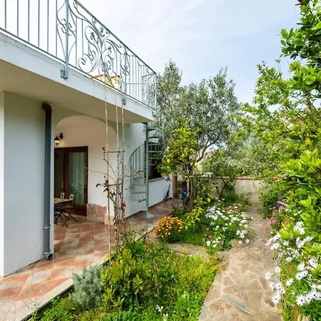 Two Flat With Stunning Terrace Near Budoni Apartment *
